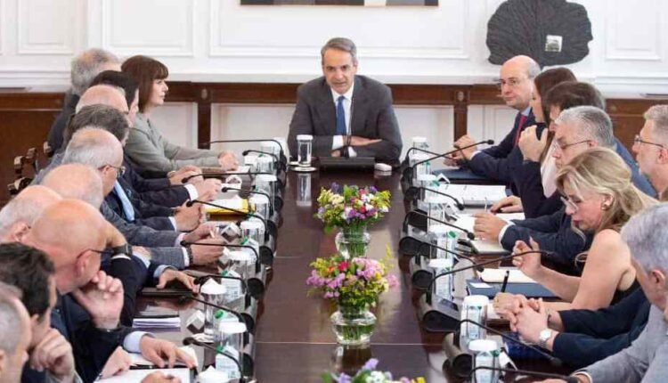 Κυρ.-Μητσοτάκης:-Δεν-μπορεί-πια-οι-μειοψηφίες-να-είναι-οι-μπράβοι-των-πανεπιστημίων