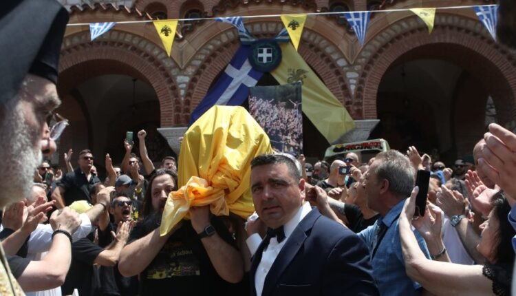 Συγκίνηση στο-τελευταίο-αντίο-στον-Δημήτρη-Χατζηχρήστο