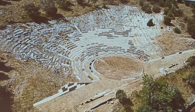Στο-φως-το-πρώτο-αρχαίο-θέατρο-των-Ιονίων-νησιών-στην-Λευκάδα