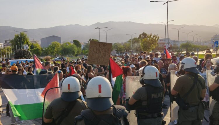 Βόλος:-Επεισόδια-κι-ένταση-στην-είσοδο-του-λιμένος-για-ισραηλινό-κρουαζιερόπλιο