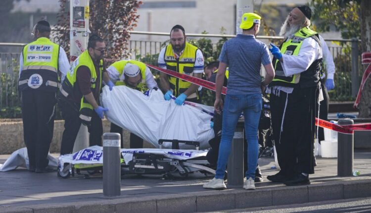 Επίθεση-με-πυροβόλο-όπλο-στην-Ιερουσαλήμ-με-4-νεκρούς-και-πολλούς-τραυματίες