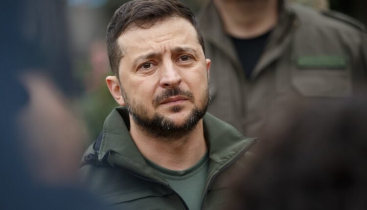 Ουκρανία:-Η-«Χιονοστιβάδα»-σκανδάλων-απειλεί-τον-Ζελένσκι-πιο-πολύ-από-ποτέ