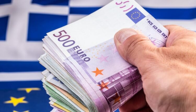 Σε-ισχύ-από-σήμερα-το-πακέτο-ενισχύσεων-για-2,4-εκατ.-πολίτες:-Ποιοι-ωφελούνται