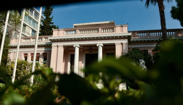 Π.-Μαρινάκης:-Ίσως-και-αύριο,-ο-πρωθυπουργός-θα-ανακοινώσει-νέα-θετικά-μέτρα