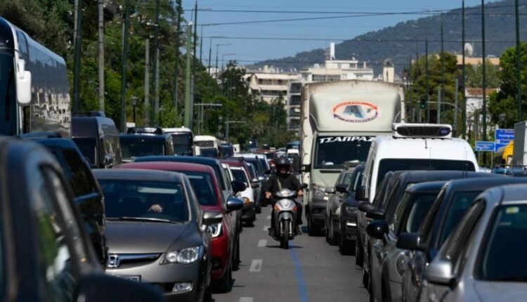 «Τέλος-χρόνου»-για-τα-τέλη-κυκλοφορίας:-Ποιες-φορολογικές-υποχρεώσεις-πρέπει-να-πληρωθούν-σήμερα