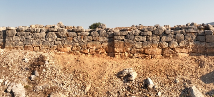 ΥΠΠΟ:-Εργασίες-αποκατάστασης-στην-μυκηναϊκή-ακρόπολη-του-Γλα